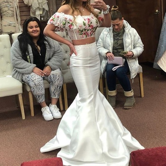 PROM DRESS!! - Picture 2 of 3